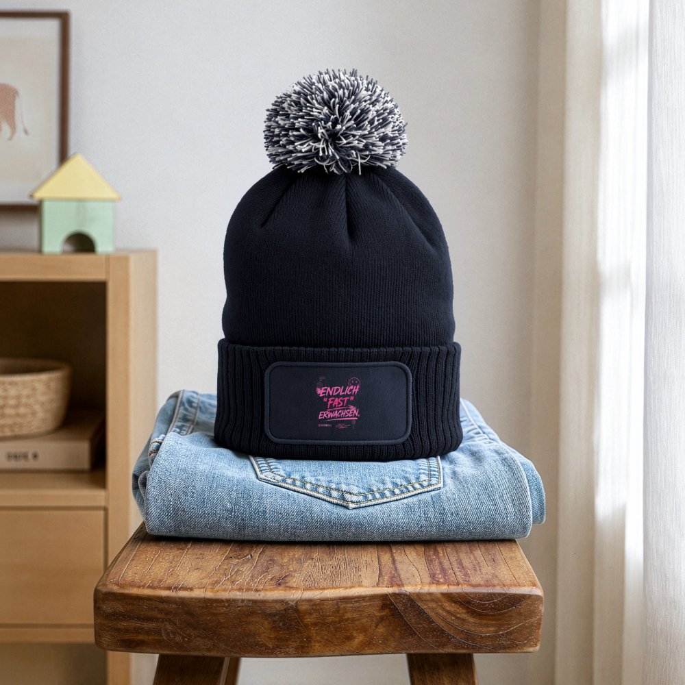 Strick Patch Beanie mit Bommel " fast Erwachsen pink" - Navy