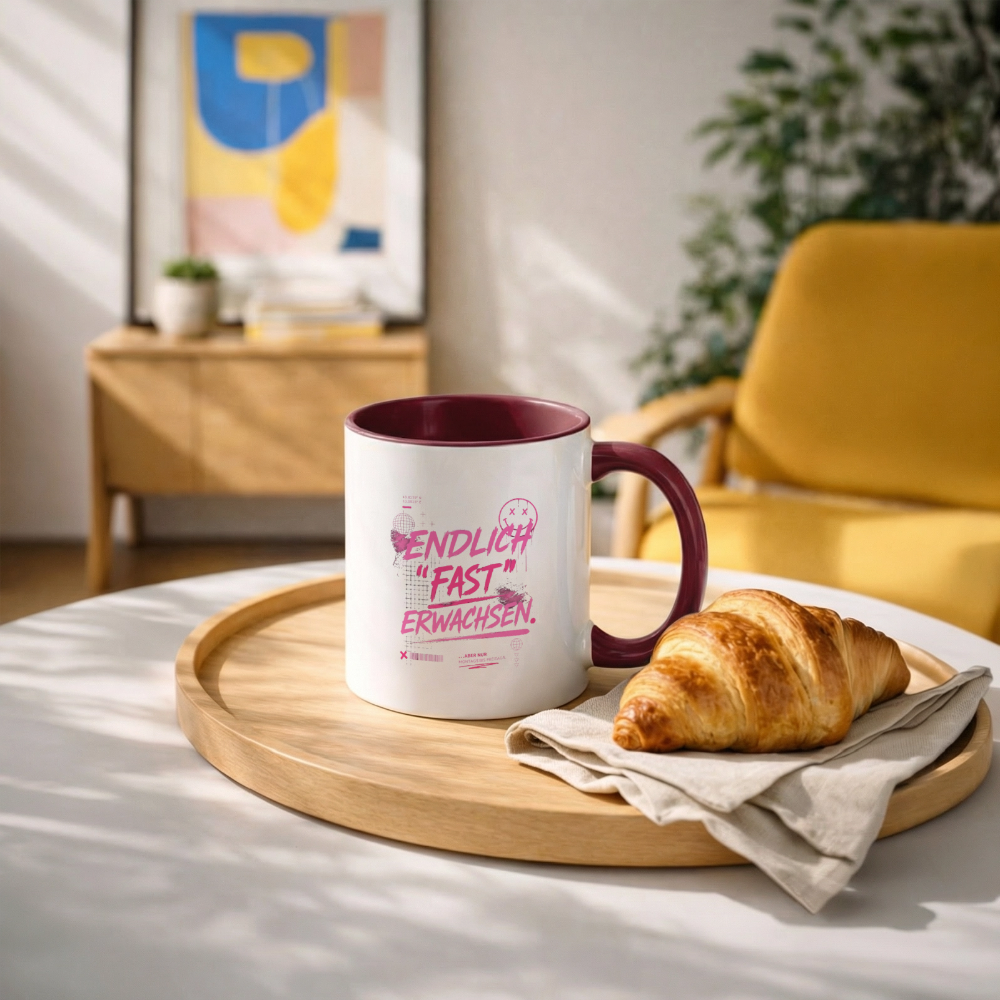 Tasse zweifarbig mit Statement "fast Erwachsen pink" - Weiß/Rotbraun